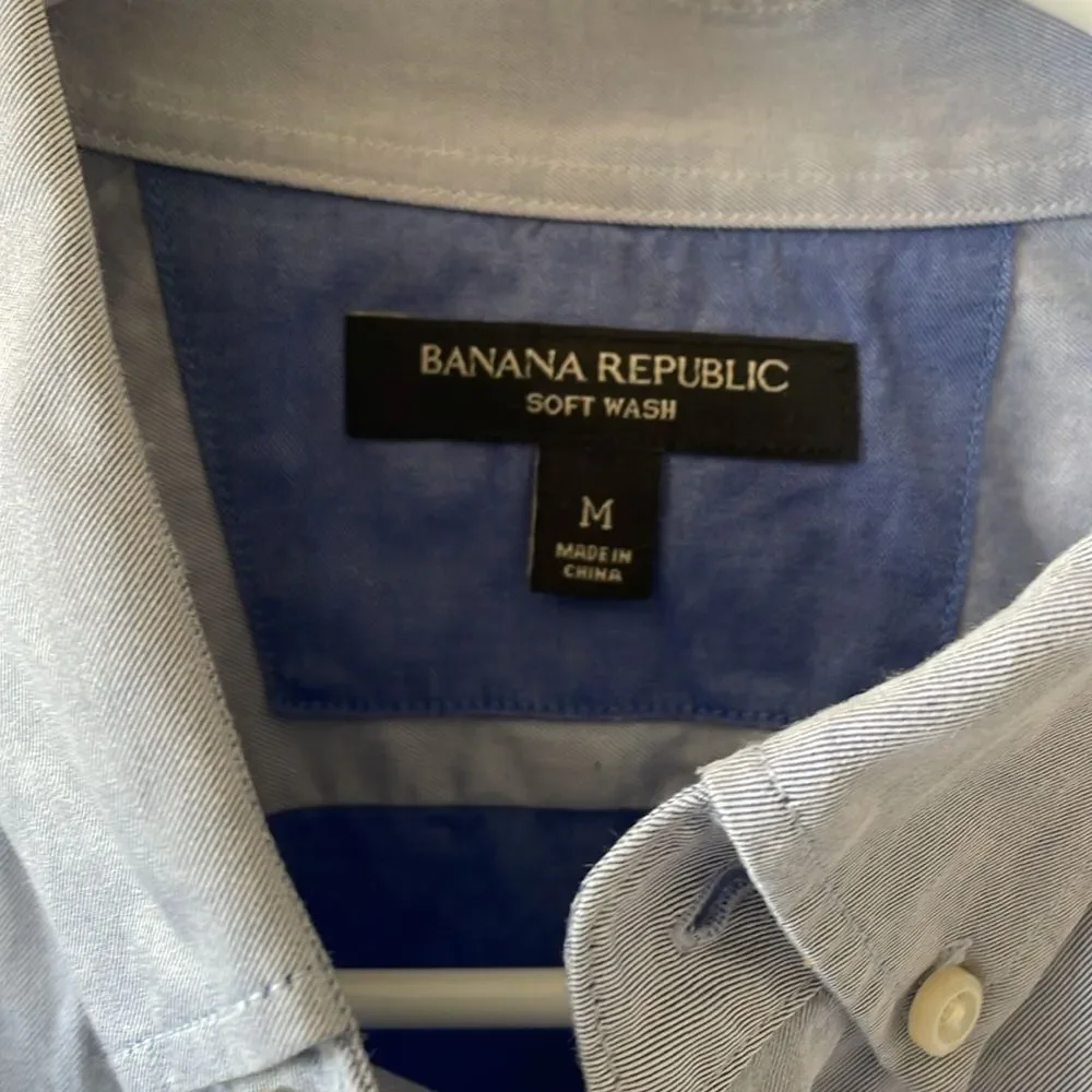 Banana Republic Button Up Front Shirt, Men's, Blue Soft Wash size medium m